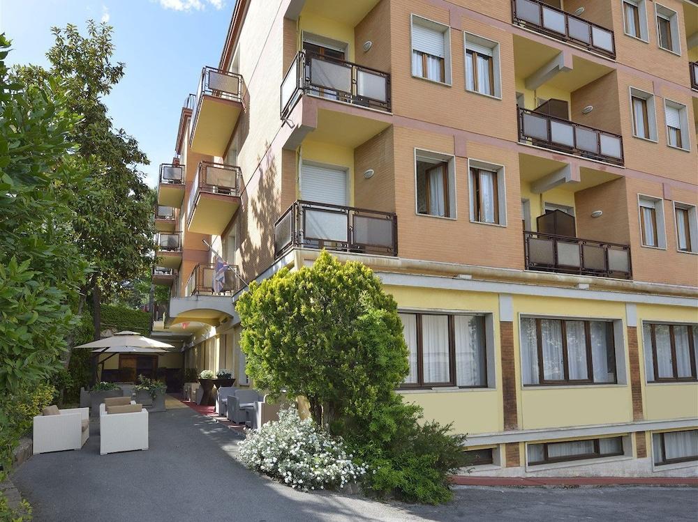 Hotel Attico Chianciano Terme Exterior photo